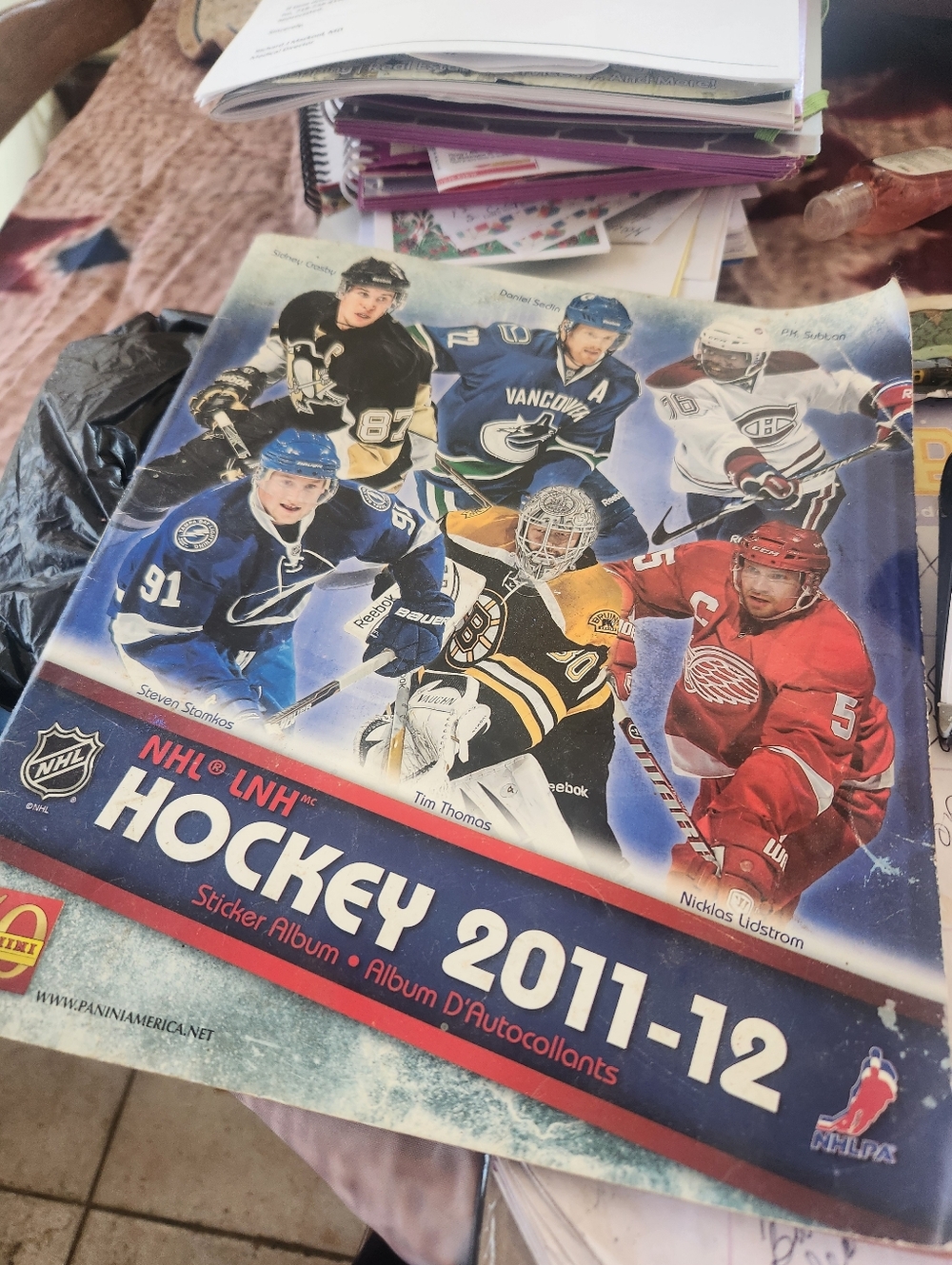 NHL Hockey 2011-12 Sticker Album - Blue Red White